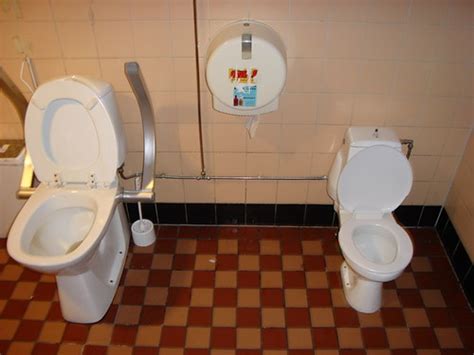twin toilets  question remains     mind  flickr