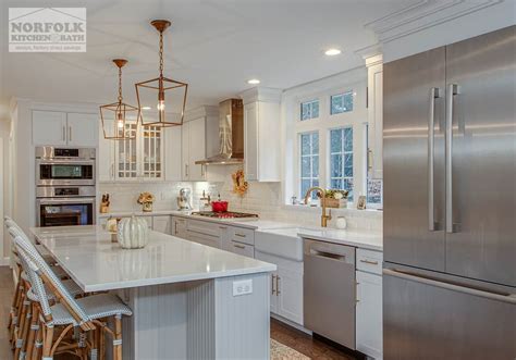 White Kitchen Cabinets With Stainless Appliances