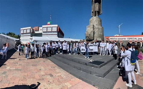 Protestan por reducción de becas en sector salud Hidalgo Grieta