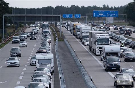 ADAC erwartet viele Staus am Gründonnerstag und Karfreitag