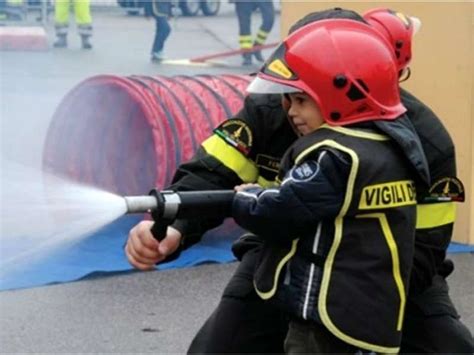 Eventi Bambini Vigili Del Fuoco Per Un Giorno Ozzano Dellemilia Bo Pompieropoli è Un