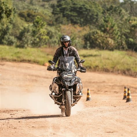 Curso De Pilotagem De Moto Desenvolvendo Habilidades E Seguran A