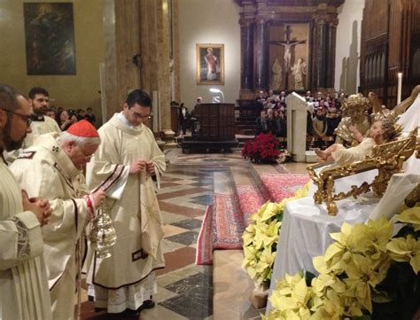 Perugia La Celebrazione Eucaristica Della Notte Di Natale Nella