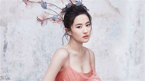 Top 20 Most Popular and Beautiful Chinese Actresses (with Pics ...