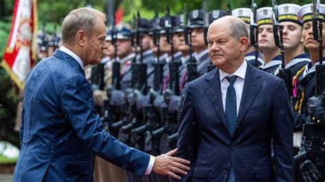 Donald Tusk Szerint N Metorsz Gnak Az Eur Pai V Delem L Re Kell Llnia