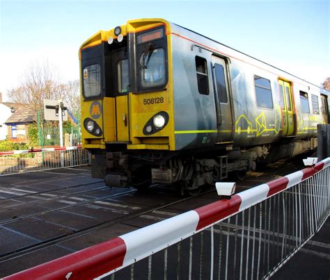 Merseyrail At Maghull Merseyrail Emu 508 128 Is Seen Leavi Flickr