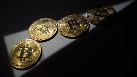 Al alza el Bitcoin tras debut en la Bolsa por medio de un ETF Economía