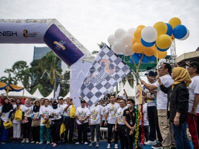 JALAN SEHAT HUT PT BANK MANDIRI TASPEN ANTARA Foto