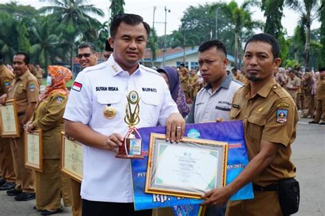 Apel Bulanan Pemkab Dharmasraya Sutan Riska Soroti Target Pad Hantaran