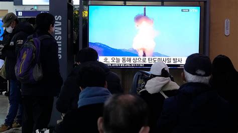 S Dkorea Nordkorea Feuert Rakete In Richtung Meer Ab