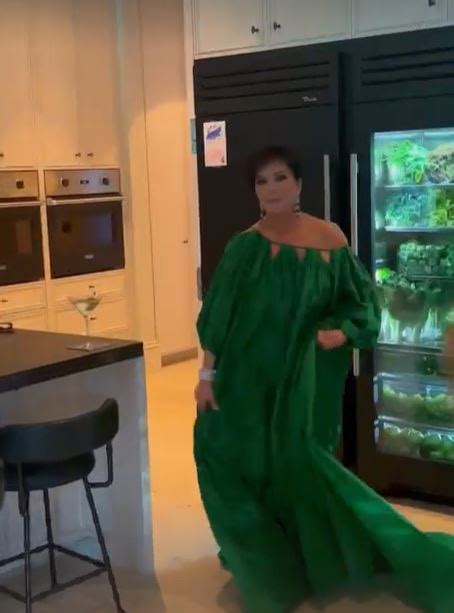 Kris Jenner Struggles Through Drunk Speech At Khloe Kardashians Birthday Metro News