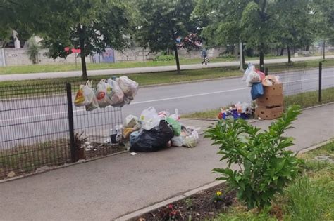 Gunduli Eva I Dalje Bez Kontejnera Uklonjeno Sme E Koje Se Gomilalo