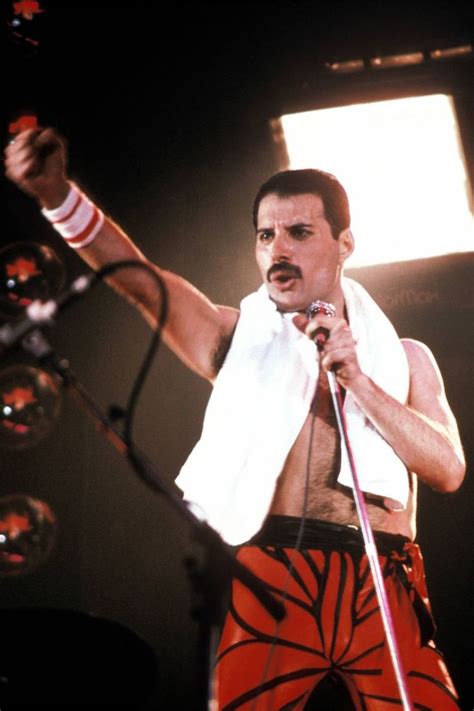 Freddie Mercury S Most Iconic Moments In Photos Freddie Mercury Queen Freddie Mercury