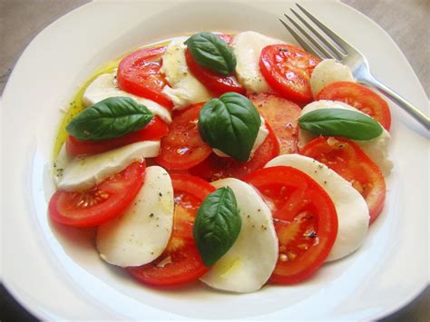 Tomaten Mozzarella Salat Mit Balsamico Dressing Rezept Mit Bild