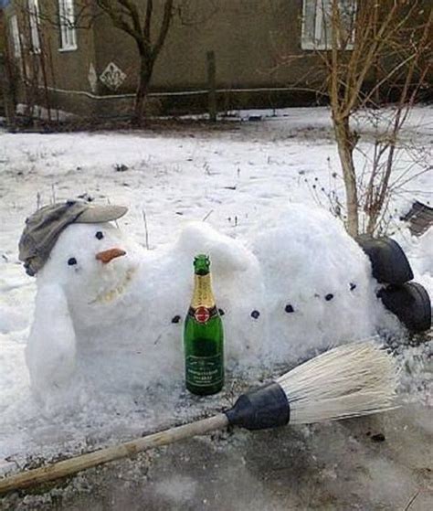 Create meme "funny snowmen, drunk snowman, funny snowmen" - Pictures ...