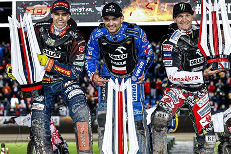 Bartosz Zmarzlik Storms To Third Consecutive Fim Speedway Grand Prix