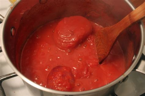 Marcella Hazans Immortal Tomato Sauce Recipe The Amateur Gourmet