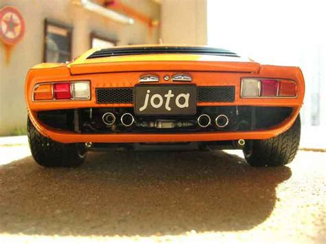 Modellino In Miniatura Lamborghini Miura P400 1 18 Kyosho Jota Svr