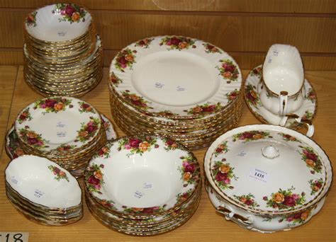 A Royal Albert 'Old Country Roses' pattern part service, comprising a ...