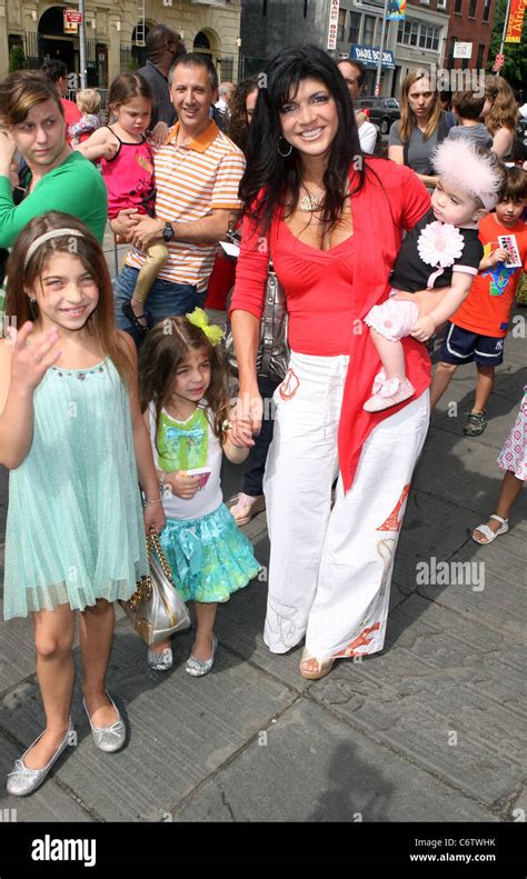 Teresa Giudice Gia Gabriella Milania And Baby Audriana Nickelodeons