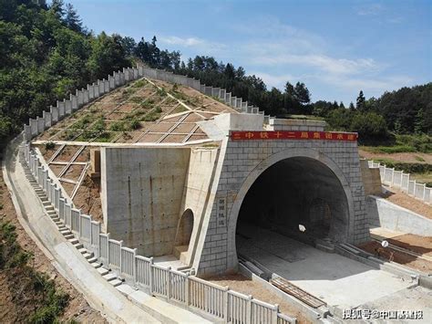 贵南高铁朝阳隧道贯通 搜狐大视野 搜狐新闻