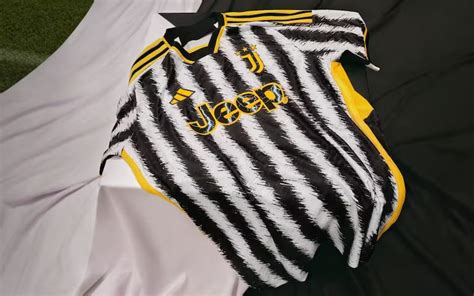 Juve Presentata La Nuova Maglia A Strisce Zebrate Sky Tg