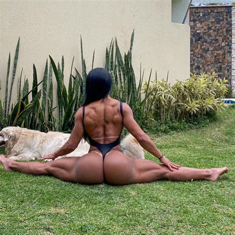 Haja Fartura Gracyanne Barbosa Exibe Bumbum Gigante Na Web MH