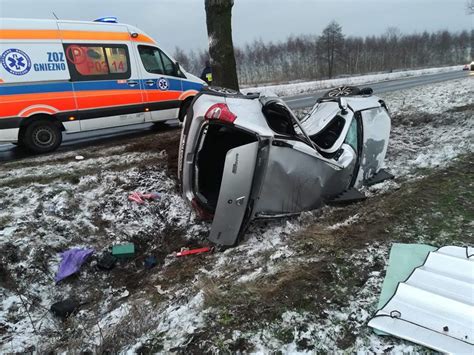 Wypadek Na Trasie Kiszkowo Pobiedziska Boczne Uderzenie Samochodu W