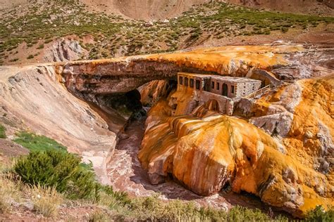 Premium Photo | Puente del Inca