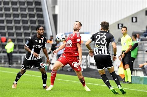 Ligue Stade Brestois La Belle Volution De J R My Le Douaron