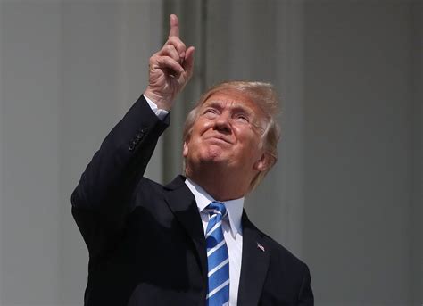 Trump Watching Solar Eclipse 2017 Photos Without Glasses Business Insider