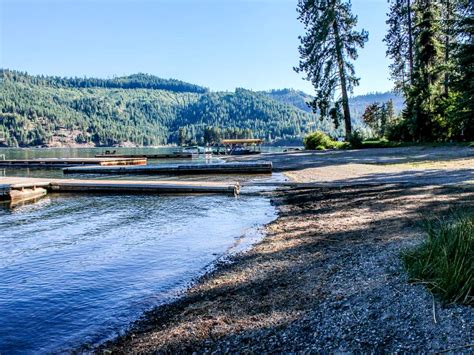 Secluded Cabin on Spirit Lake in Idaho