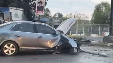 Caos en la autopista México Puebla por doble accidente Un auto se