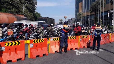 Sejumlah Ruas Jalan Di Kota Surabaya Ditutup Saat Malam Hari Raya Idul