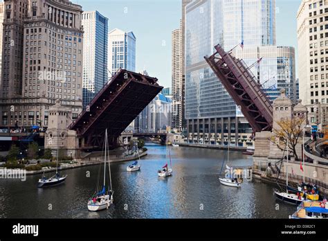 USA, Illinois, Chicago, Michigan Avenue bridge Stock Photo - Alamy