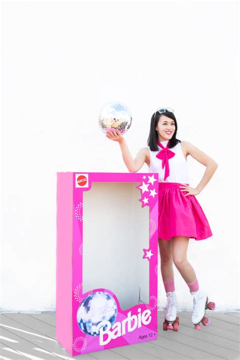 » DIY Roller Disco Barbie Halloween Costume