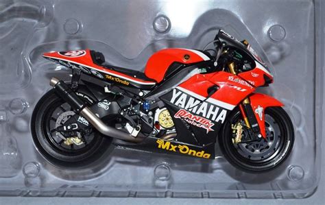 MiniChamps 1 12 Yamaha YZR M1 MotoGP 2003 56 Shinya Catawiki