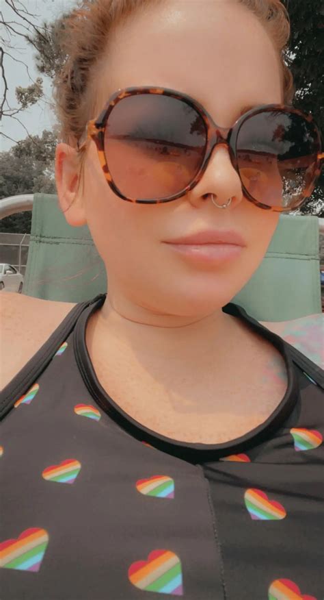 On Vacation And Meeting Up With Friends For Hot Sexy Fun Milf Lactating Cum Shots