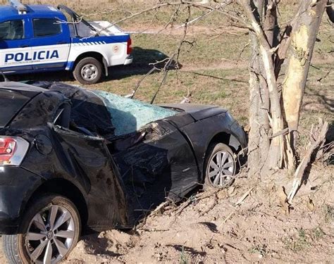 Un joven falleció tras despistar y chocar contra un árbol LV16 ar