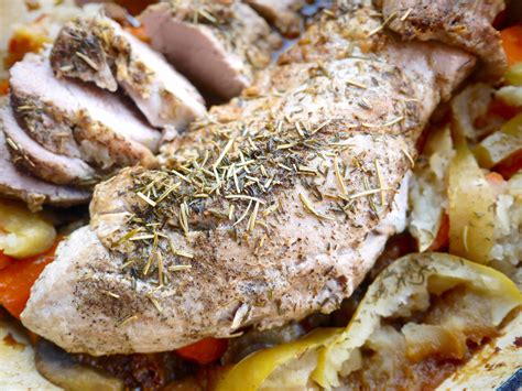 Roasted Pork Tenderloin With Figs Apples And Carrots Paleo Gf