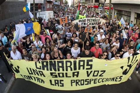 Fuerteventura vive la mayor manifestación de su historia contra las