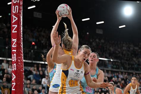 Super Netball Round Up Uneeq Palavi Lives Up To Her Name Mavericks