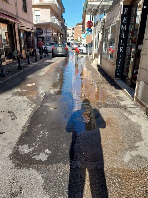 Copiosa Perdita Idrica All Incrocio Tra Via Romana E Via Cavour A Nettuno