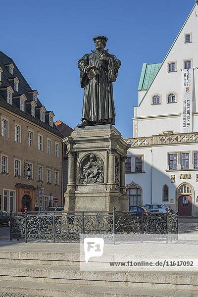 Martin Luther Platz Insgesamt Bilder Bei Bildagentur F Online