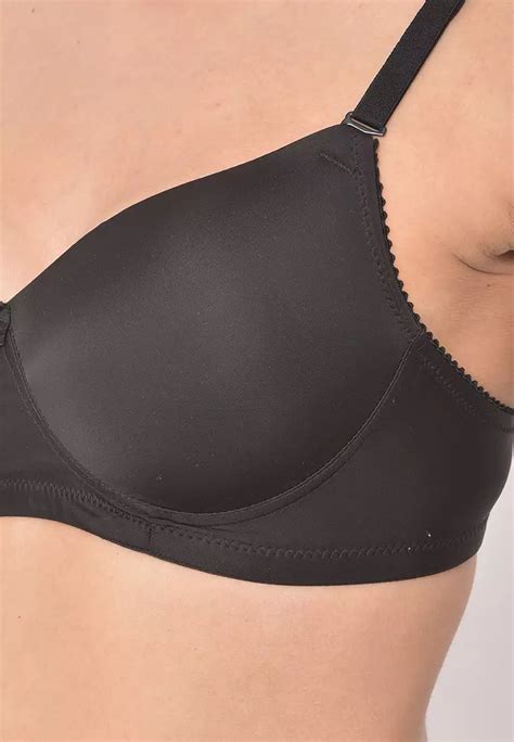 Buy Clovia Padded Non Wired Full Cup Multiway T Shirt Bra In Black