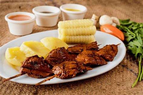 Receta de Anticuchos Peruanos Como hacer Anticuchos de Corazón de Res