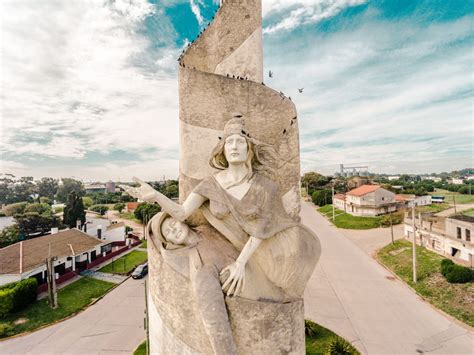 Monumento a la Gesta de Malvinas Secretaría de Turismo de Necochea