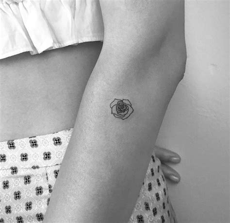 Fashion And Lifestyle Tattoos Tiny Rose Tattoos Rose Bud Tattoo