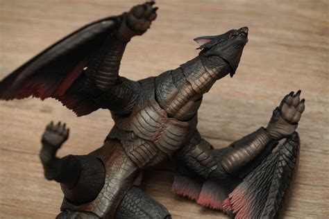 Toy Review: S.H.MonsterArts Monster Hunter Nargacuga Figure