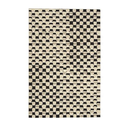 Le Tapis Damier Motif Graphique Est La Pi Ce Id Ale Pour Donner Du